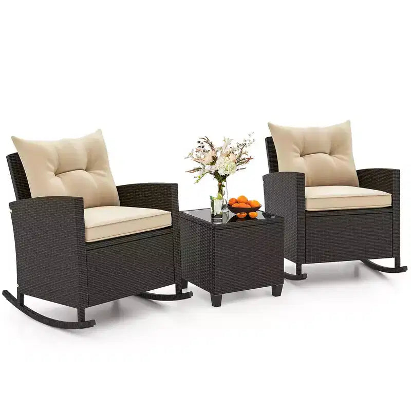 Costway Ensemble de 3 pièces de chaises à bascule en osier pour patio avec table en verre trempé et coussins moelleux Extérieur Beige/Bleu marine/Noir/Rouge