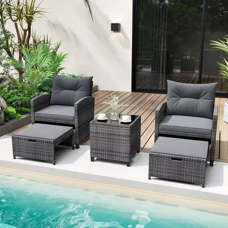 Costway Ensemble de Meubles de Jardin en Rotin 5 Pièces avec 2 Ottomans et Table Basse en Verre Trempé Noir/Gris/Bleu Marine/Beige/Rouge