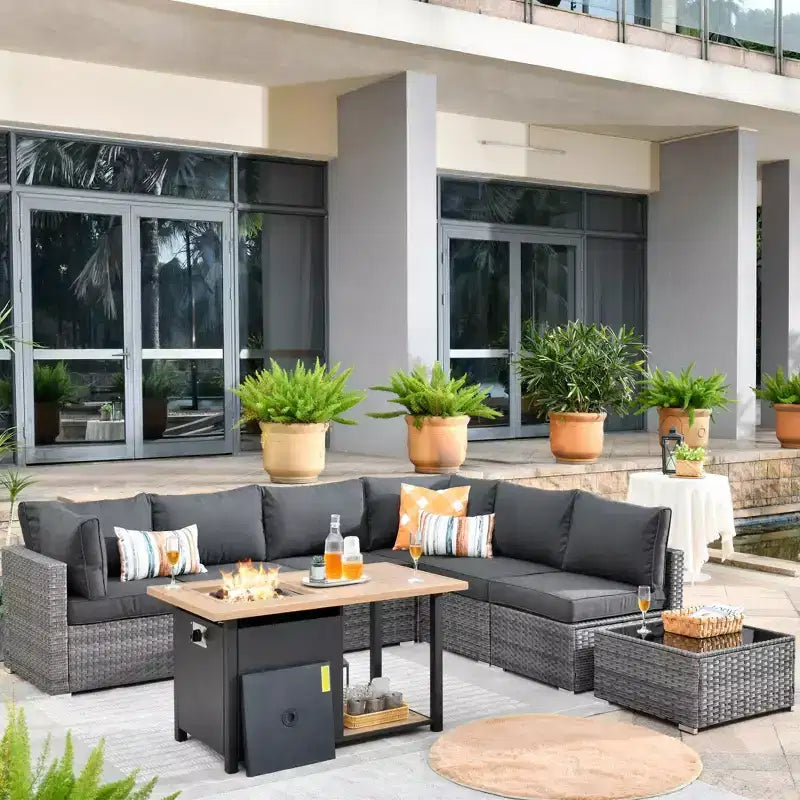 Ensemble de meubles de patio extérieur en osier 8 pièces Ovios Venice avec canapé conversationnel, foyer de rangement et coussins