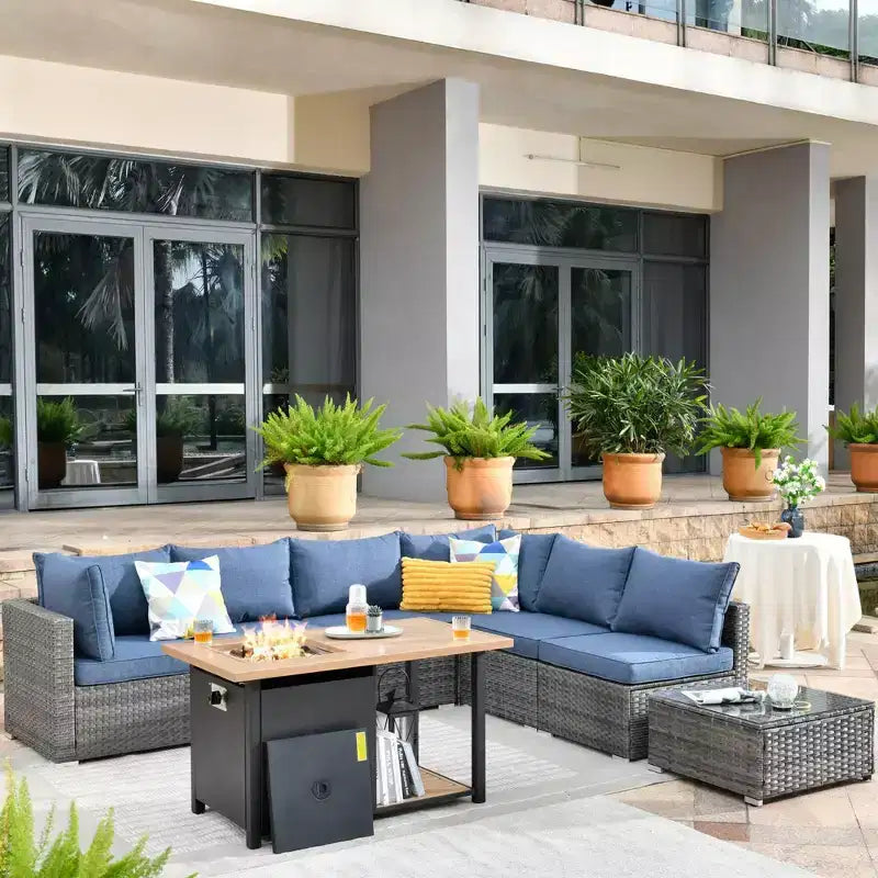 Ensemble de meubles de patio extérieur en osier 8 pièces Ovios Venice avec canapé conversationnel, foyer de rangement et coussins