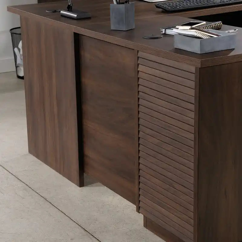 59.13 Bureau d'angle de qualité commerciale avec 3 tiroirs et une armoire